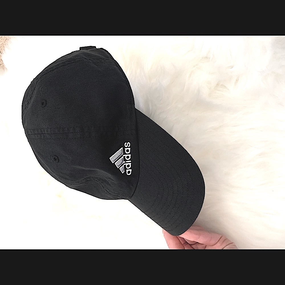 ADIDAS women’s black adjustable baseball cap. Workout Athletic Gym hat